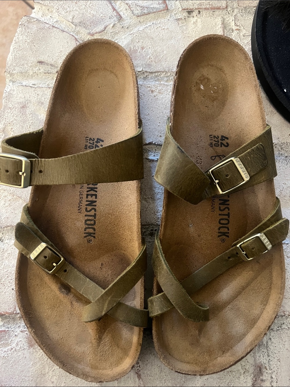 Close to new Birkenstock Olive Green Triple-Strap Sandals with Buckles sz 42